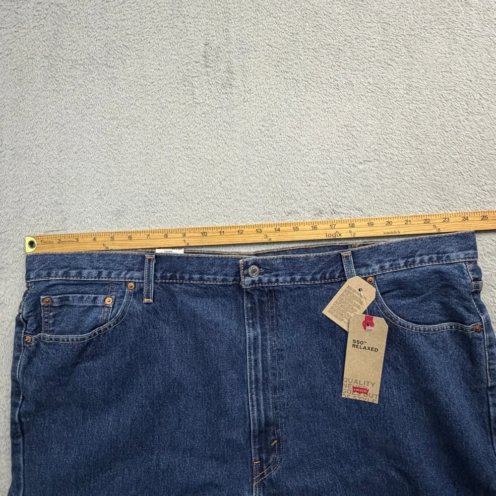 NWT Levis 550 Relaxed Fit Tapered Leg Jeans Mens Actual Size 48x28
